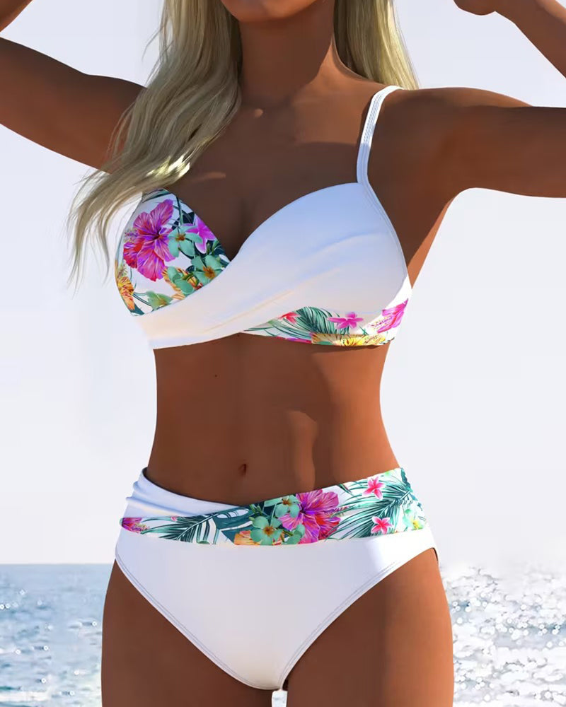 Bikini tipo bralette con estampado en contraste