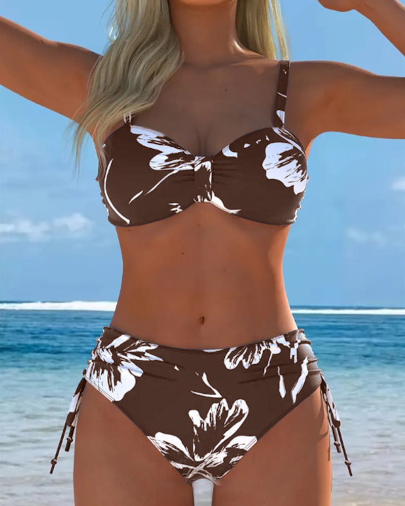 Bikini de dos piezas de cuello alto con estampado