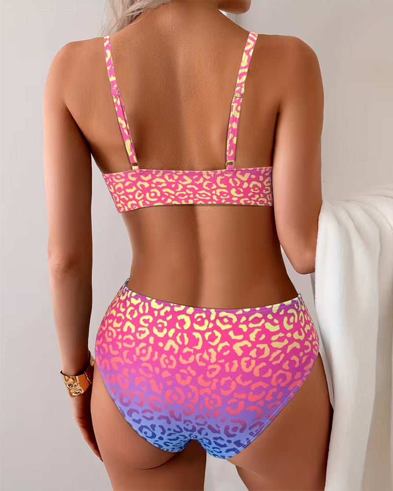 Bikini estilizado con estampado animal