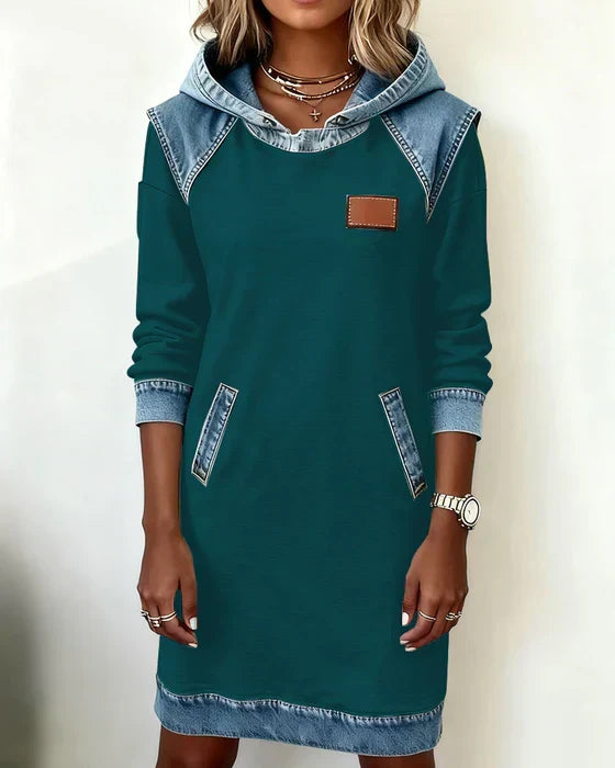 Alexa | Vestido con Capucha Acogedora de Contraste