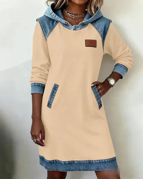 Alexa | Vestido con Capucha Acogedora de Contraste