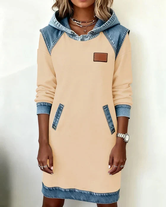 Alexa | Vestido con Capucha Acogedora de Contraste