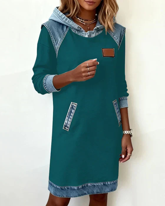 Alexa | Vestido con Capucha Acogedora de Contraste