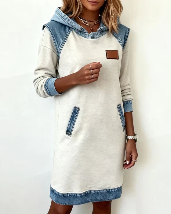Alexa | Vestido con Capucha Acogedora de Contraste