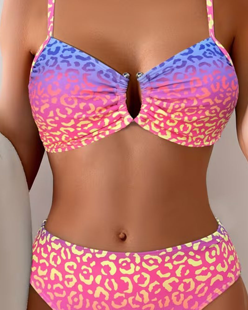 Bikini estilizado con estampado animal