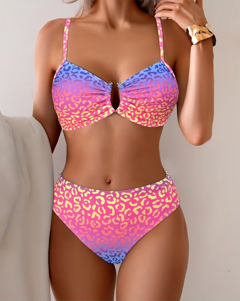 Bikini estilizado con estampado animal